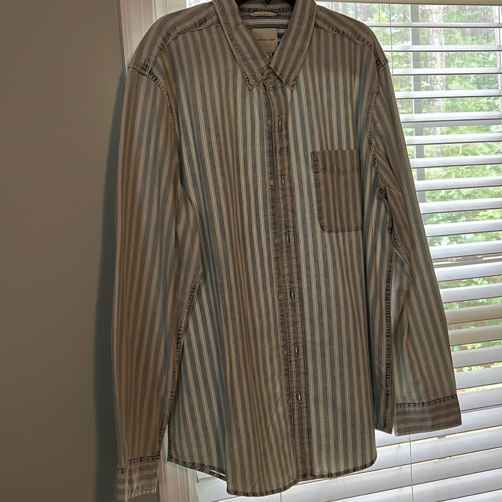 American Eagle mens XXL vertical striped button up